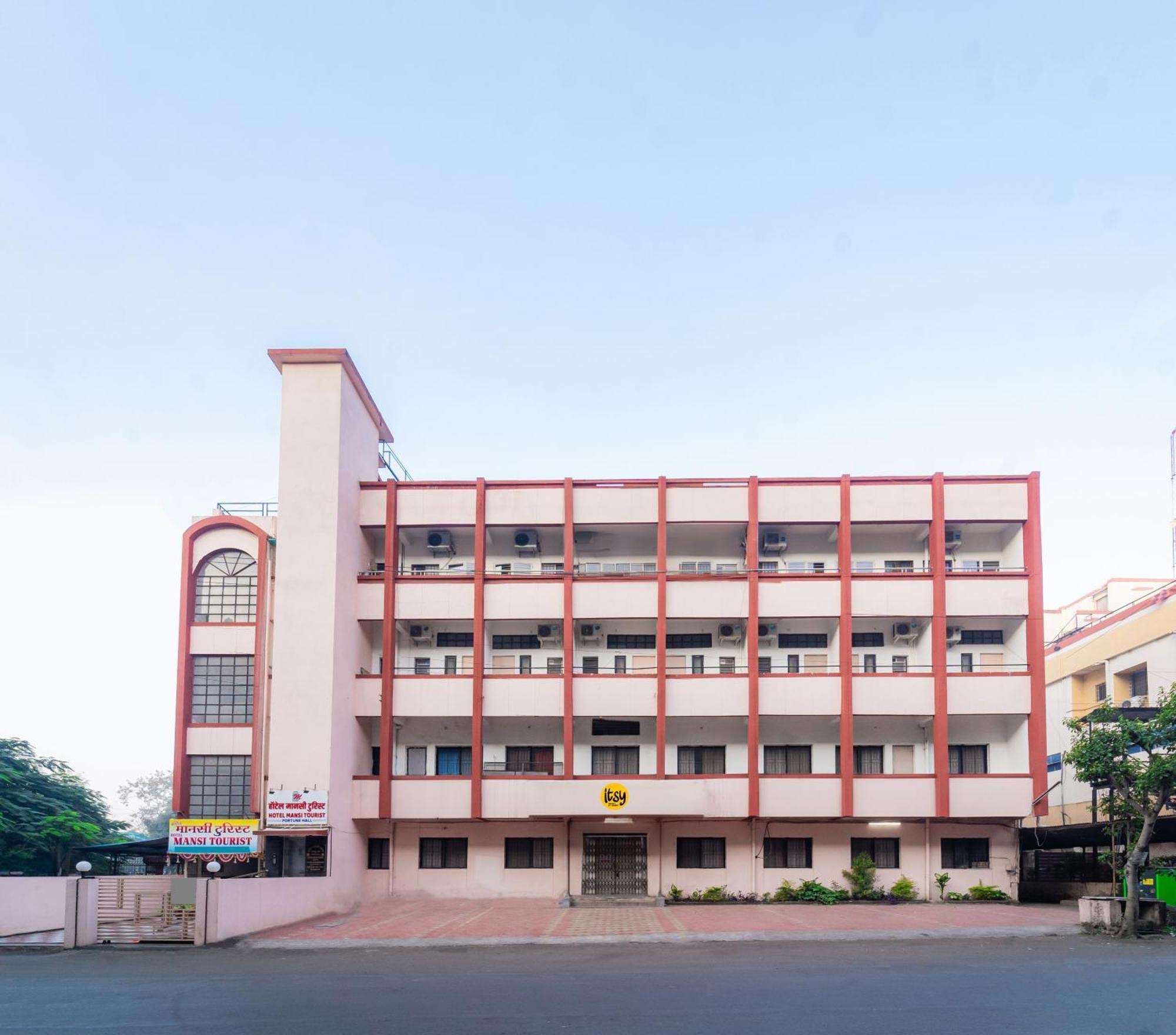 Itsy Hotels Mansi Нашик Екстер'єр фото